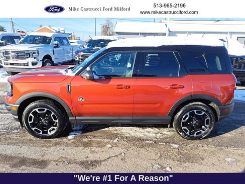 Used 2023 Ford Bronco Sport Outer Banks w/ Tech Package image 2