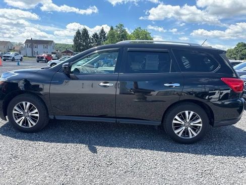 Used 2018 Nissan Pathfinder SL AWD/4WD image 9