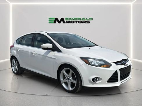 Used 2012 Ford Focus Titanium w/ Luxury Pkg FWD image 1