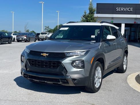 Used 2023 Chevrolet TrailBlazer ACTIV w/ Technology Package AWD/4WD image 3