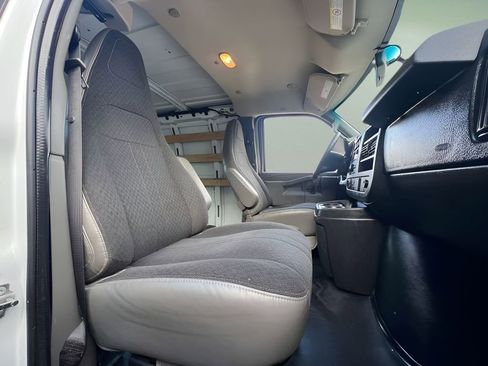 Used 2019 GMC Savana 2500 w/ Driver Convenience Package image 14