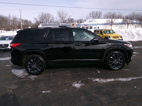 Used 2019 Chevrolet Traverse RS image 2