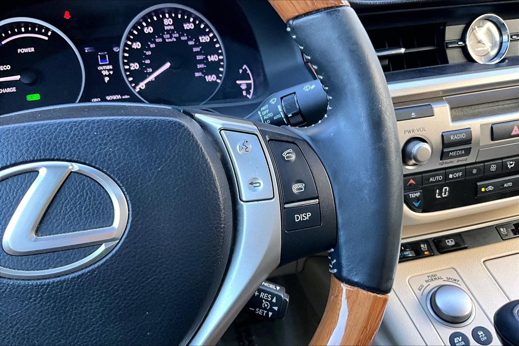 Used 2015 Lexus ES 300h w/ Navigation System Package FWD image 12