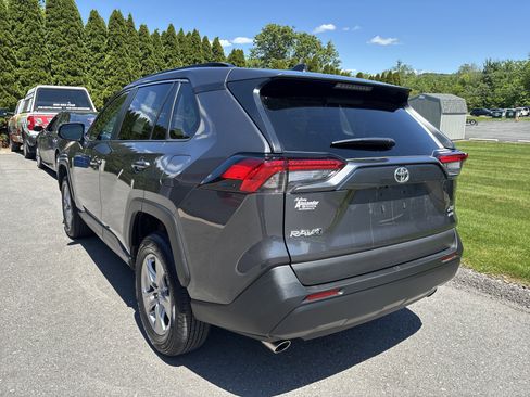 Used 2025 Toyota RAV4 XLE AWD/4WD image 6