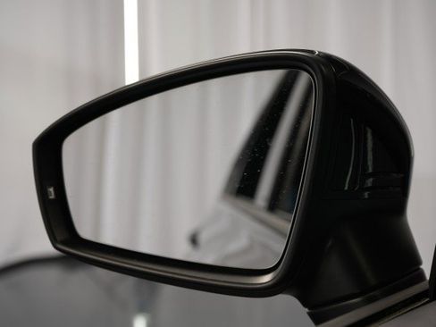 Used 2021 Volkswagen Tiguan SE R-Line image 22