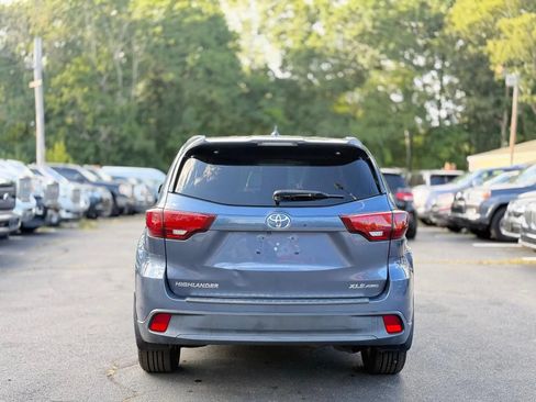 Used 2014 Toyota Highlander XLE AWD/4WD image 6