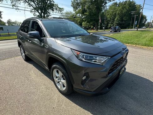 Used 2019 Toyota RAV4 XLE w/ Convenience Package AWD/4WD image 3