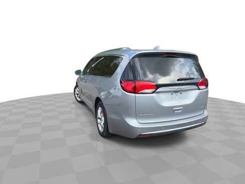 Used 2020 Chrysler Pacifica Limited image 8
