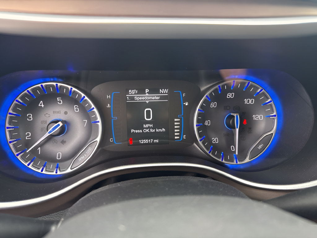 Used 2017 Chrysler Pacifica Touring FWD image 18