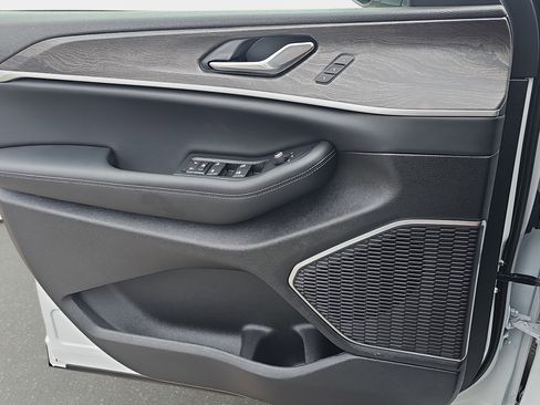 New 2026 Jeep Grand Cherokee L Limited image 28