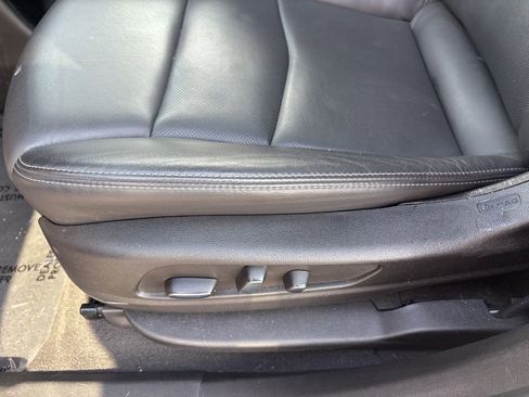 Used 2025 Cadillac XT6 Premium Luxury image 33