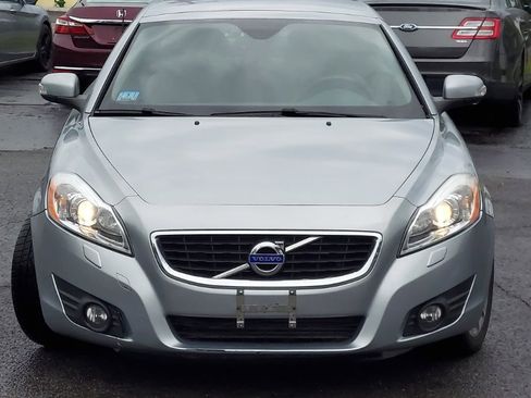 Used 2012 Volvo C70 T5 w/ Climate Pkg FWD image 2