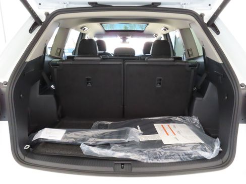 New 2025 Volkswagen Atlas SEL image 25