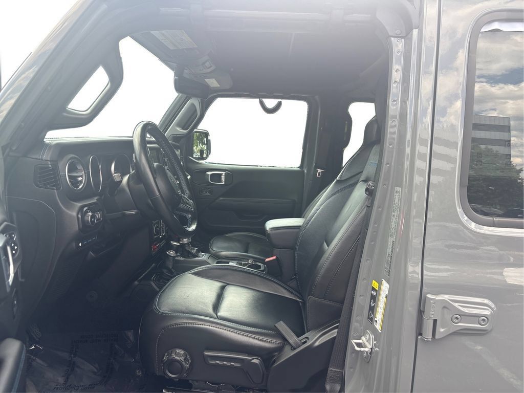 Used 2021 Jeep Wrangler Unlimited Rubicon 4xe w/ Cold Weather Group AWD/4WD image 10