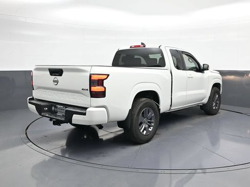 Certified 2025 Nissan Frontier SV AWD/4WD image 10