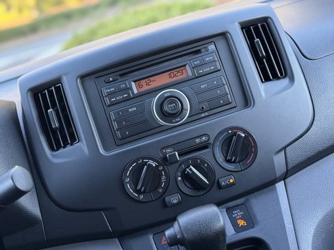 Used 2016 Nissan NV200 S w/ Back Door Glass Package image 22