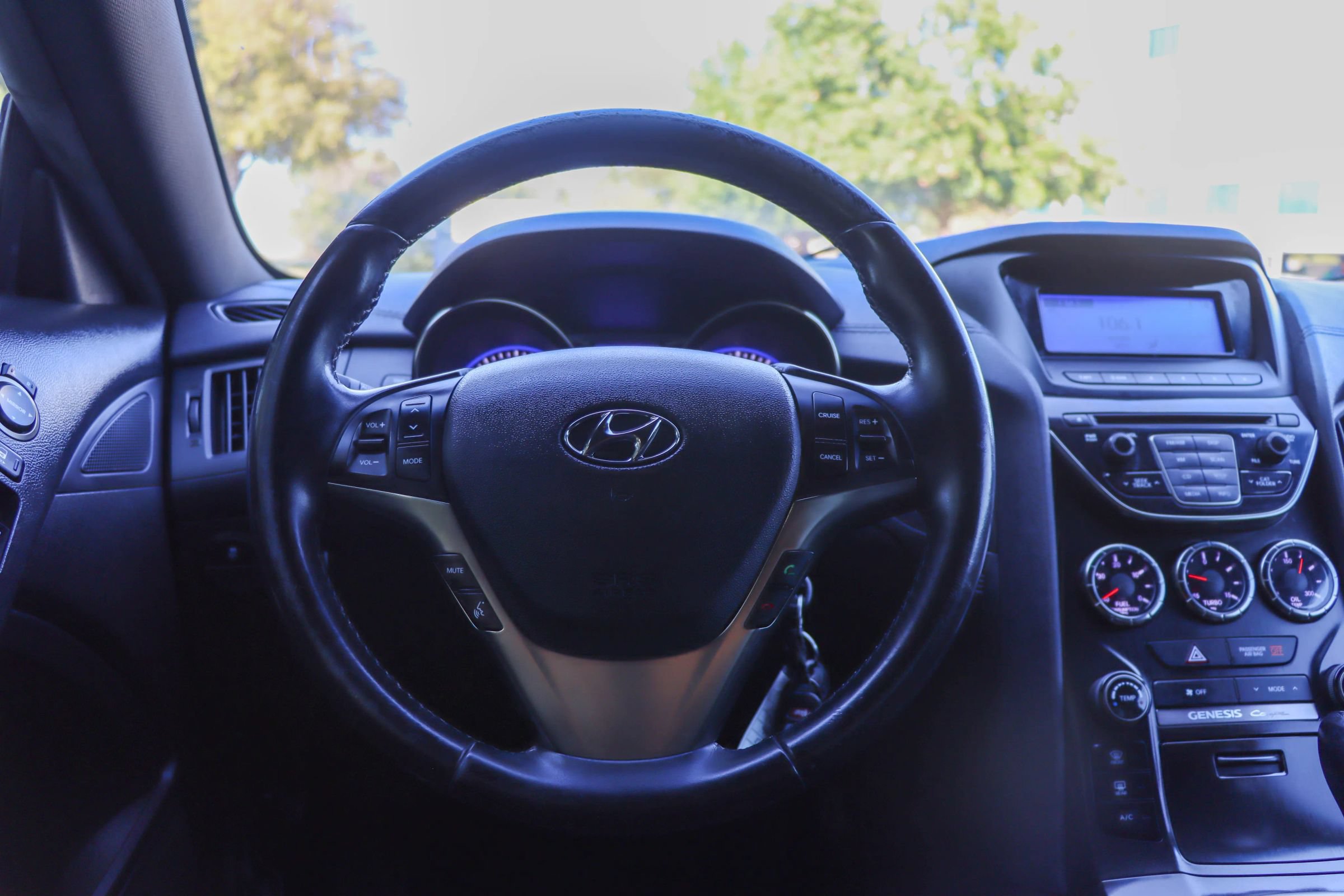 Used 2013 Hyundai Genesis 2.0T RWD image 24