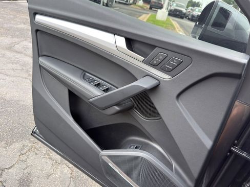 Used 2023 Audi Q5 2.0T Premium Plus w/ Premium Plus Package AWD/4WD image 22