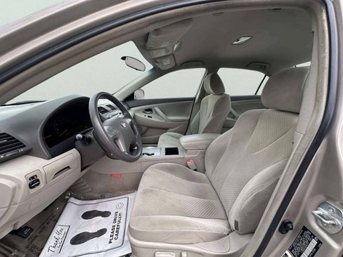 Used 2009 Toyota Camry LE FWD image 14