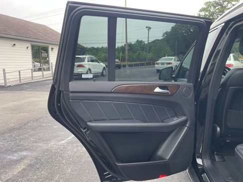 Used 2016 Mercedes-Benz GL 450 4MATIC image 17