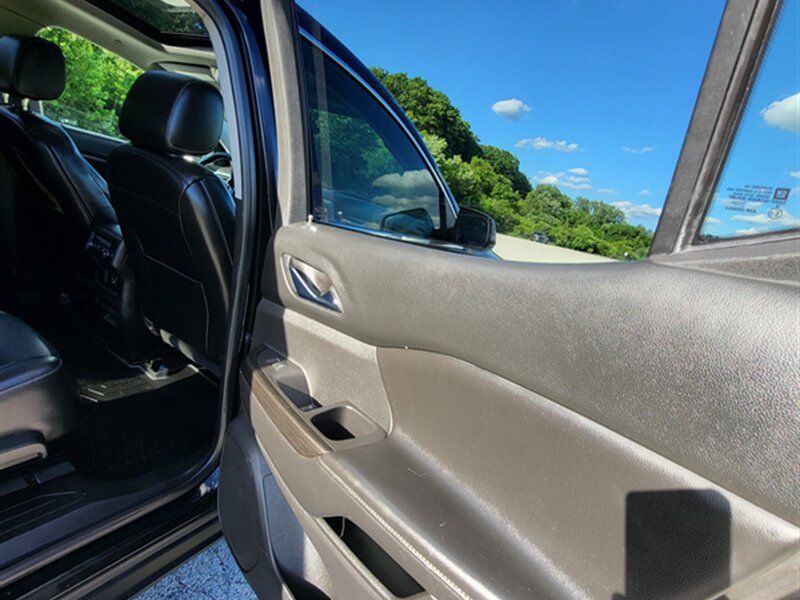 Used 2018 GMC Acadia SLT AWD/4WD image 29