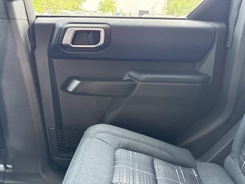 Used 2025 Ford Bronco Heritage Edition AWD/4WD image 19