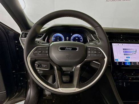 New 2025 Jeep Grand Cherokee Limited image 11