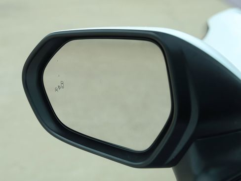 Used 2025 Toyota Camry LE FWD image 10