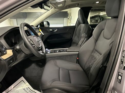 Used 2026 Volvo XC60 B5 Core w/ Protection Package Premier AWD/4WD image 10