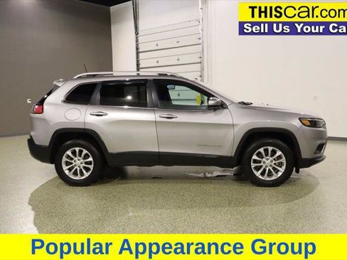 Used 2019 Jeep Cherokee Latitude w/ Cold Weather Group AWD/4WD image 9