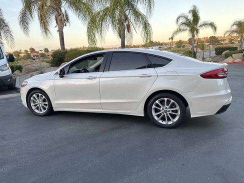 Used 2020 Ford Fusion SE image 13