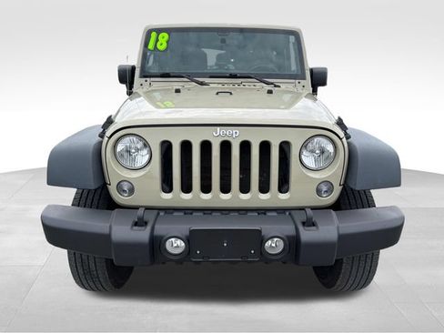 Used 2018 Jeep Wrangler Sport w/ Connectivity Group AWD/4WD image 2