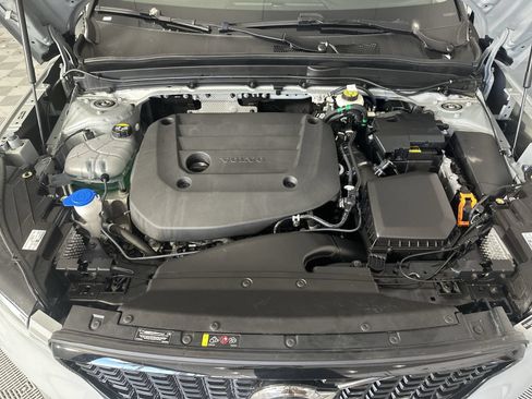 Used 2026 Volvo XC40 B5 Plus AWD/4WD image 28