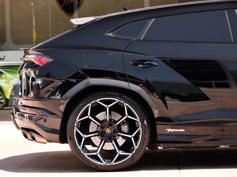 Used 2023 Lamborghini Urus Performante AWD/4WD image 16