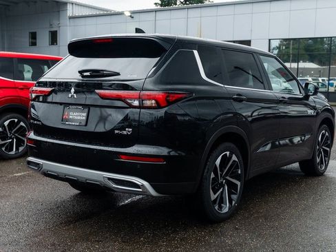 New 2025 Mitsubishi Outlander SE image 6