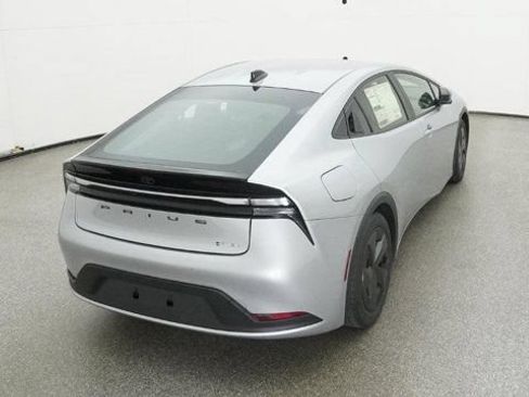 New 2026 Toyota Prius Plug-In Hybrid FWD image 7