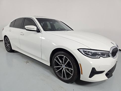 Used 2021 BMW 330i xDrive Sedan w/ Convenience Package image 7