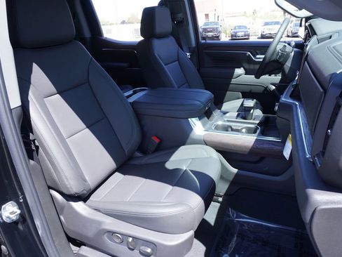 New 2026 GMC Sierra 1500 SLT w/ SLT Convenience Package image 13