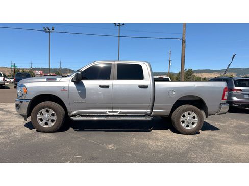 Used 2024 RAM 2500 Big Horn AWD/4WD image 3