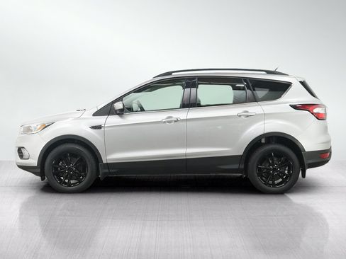 Used 2018 Ford Escape SE w/ Ford Safe & Smart Package FWD image 2