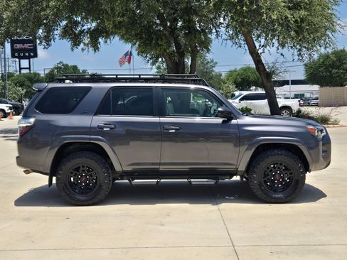 Used 2019 Toyota 4Runner SR5 AWD/4WD image 8