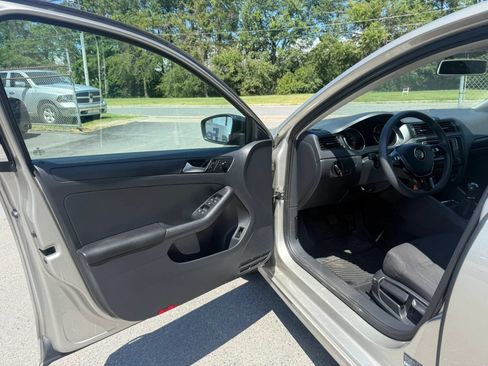 Used 2016 Volkswagen Jetta S FWD image 11