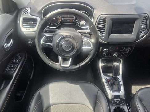 Used 2020 Jeep Compass Latitude FWD image 17