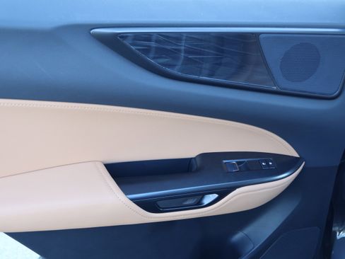 Used 2025 Lexus NX 250 FWD w/ Towing Package (2000 Lbs) image 37