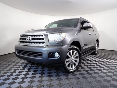 Used 2017 Toyota Sequoia Limited w/ Safety & Convenience Package AWD/4WD image 2