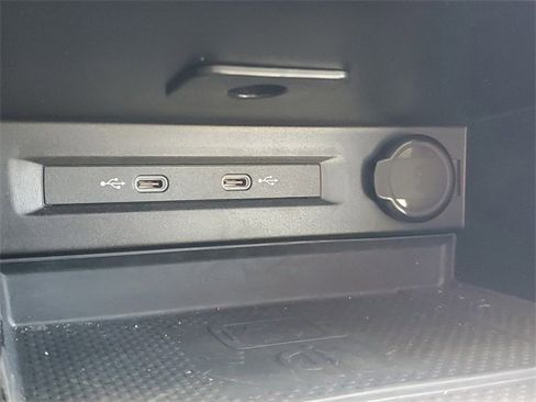 Certified 2024 Volkswagen Tiguan SE image 29