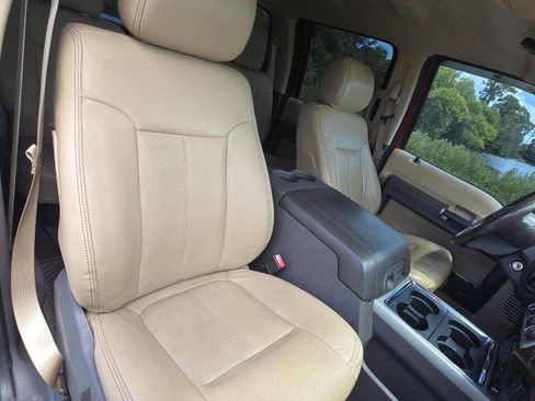 Used 2015 Ford F350 Lariat w/ Chrome Package image 28