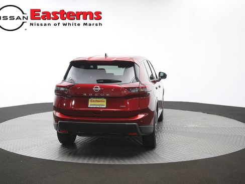 Used 2024 Nissan Rogue S AWD/4WD image 40
