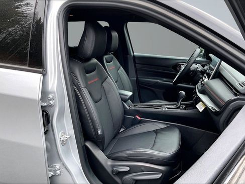 New 2026 Jeep Compass Trailhawk w/ Sun, Sound & Navigation Group AWD/4WD image 8