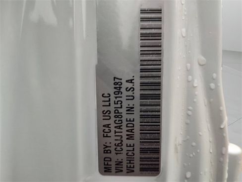 Certified 2023 Jeep Gladiator Sport S image 36